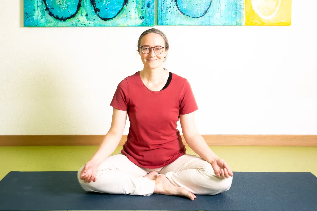 Sandra Roth in Meditations Haltung