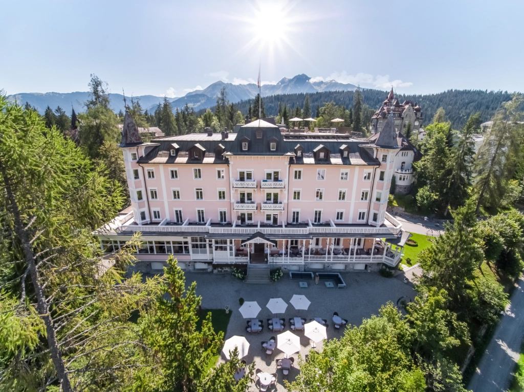 Yogaretreats und Workshops in Zürich Albisrieden und Seefeld und im Hotel Schweizerhof in Flims Waldhaus.